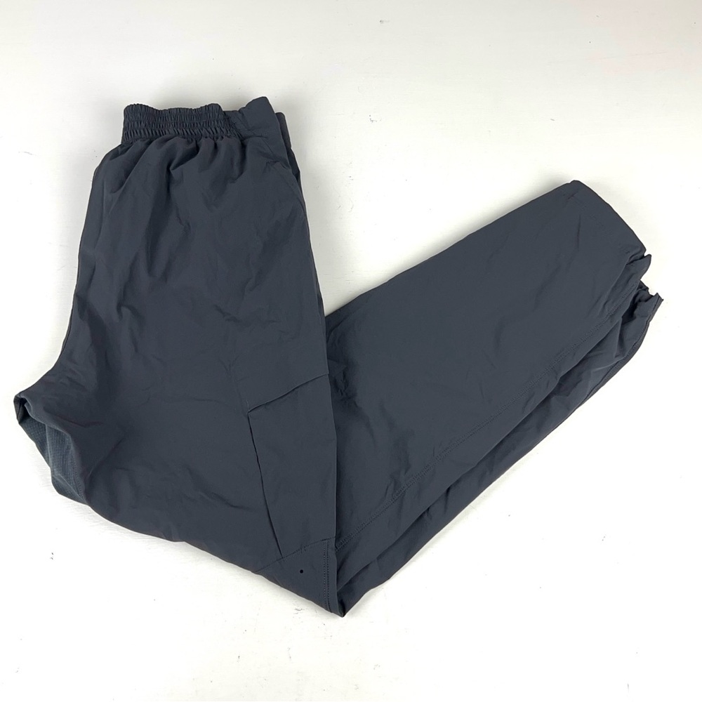 Lululemon Outdoor Training Pants 29” Snap Pocket Men’s Sz 30 Gray Vented Belted